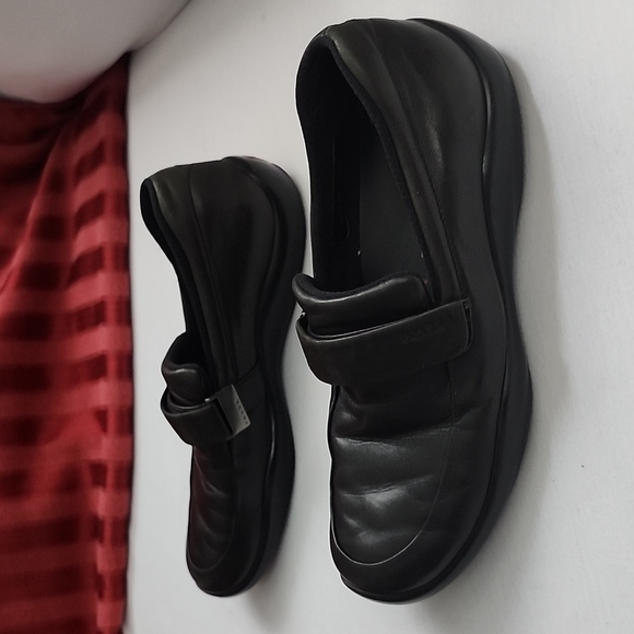 Prada sports loafer black size 38 1/2 UK 8 1/2 us - Picture 4 of 9